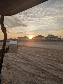 Pet Ramp Ocean Views Sleeps 12 75 TV KING beds - Bolivar Peninsula - 4