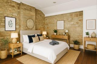 The Flinstones Luxury Stone Stay - Sidney - 8