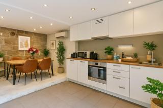 Luxury Flintstones Stone Stay, Darlinghurst CBD - Sydney - 2