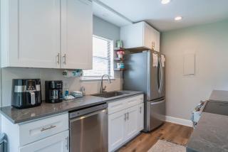 Updated Sea Pines Suite - Walk to Harbour Town & Pool - 3