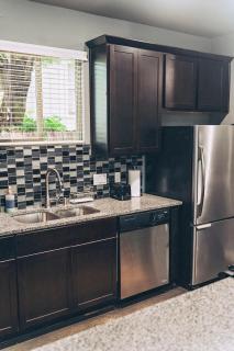 6BR Retreat in ATX with Hot Tub - Austin - 3