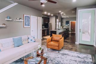 6BR Retreat in ATX with Hot Tub - Austin - 6