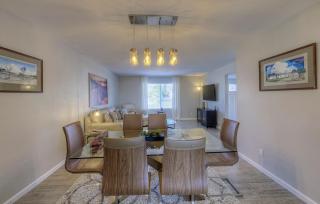Fabulous 4 Bedroom Home Free Private Heated Pool - 1