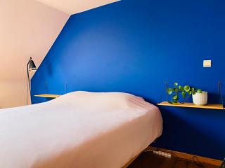 Witte ruime zolderkamer in herenhuis dubbel bed - Antwerp - 6