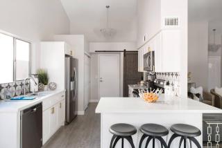 Soak In Private Heated Pool In Stylish Open Plan H - Phoenix - 4