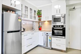 Beautiful Beachside Escape - Alexandra Headland - 7