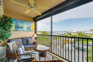 Steps to Naples Bay and Tin City Condo with Pool! - Naples - 0