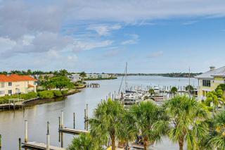 Steps to Naples Bay and Tin City Condo with Pool! - Naples - 3