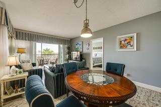 Steps to Naples Bay and Tin City Condo with Pool! - Naples - 1