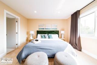 Summer Haven - Hot Tub - BBQ - Fire Table - Sleeps 8 - Edmonton - 9