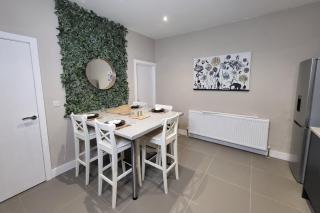 Kep Stays City Centre 4 bed Apartment - Central Station - 0