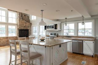 Stay at Smith Cove - Gloucester - 3