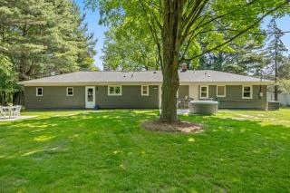 The Pines-Petsfenced yardhot tub town - Saugatuck - 7