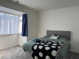 UB9 Denham Serviced Accommodation - Denham - 8
