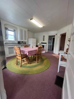 Seventies Sanctuary - - 8