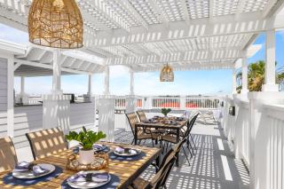 Sand Dune by AvantStay Vibrant 6 BR Bungalow w Entertainers Dream Roof - Mount Pleasant - 0