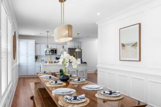 Sand Dune by AvantStay Vibrant 6 BR Bungalow w Entertainers Dream Roof - Mount Pleasant - 2