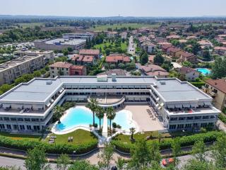 Lastmile apt with terrace&pool near lake&sirmione - 1