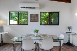 Hidden Bungalow- Peaceful retreat BBQ and hot tub - 2