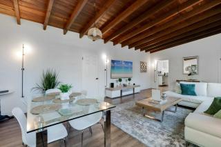 Hidden Bungalow- Peaceful retreat BBQ and hot tub - 3
