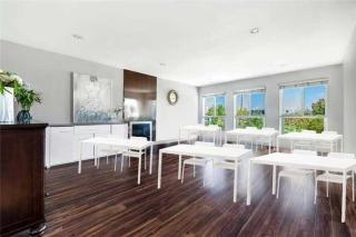 Spacious and bright bedroom with private bathroom - Richmond - 5