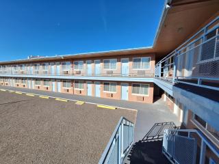 Leisure Lodge Motel - Grants - 8