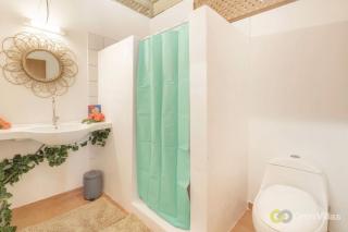 Room 3 - Secluded Rustic Bungalow by Tipaniers Beach - Iumaru - 7