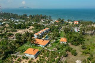 Charm Hon Rom Villas Resort - Ấp Long Sơn - 0