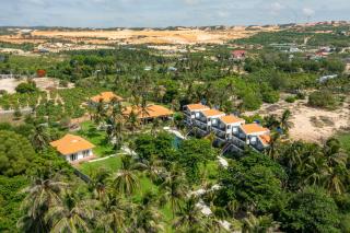 Charm Hon Rom Villas Resort - Ấp Long Sơn - 6