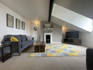 Enchanting Escape with Peaceful Views - Bristol - 0