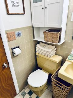 Bluffton Breeze Cottage - Muskegon - 2
