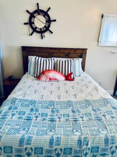 Bluffton Breeze Cottage - Muskegon - 1
