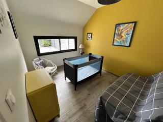 Holiday Home in Normandy near Sandy Beach - Saint Martin de Brehal - 4