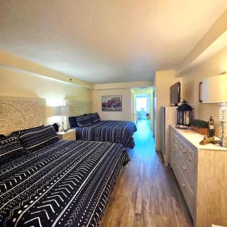 Direct Oceanfront 1 bedroom w/kitchen & balcony - 9