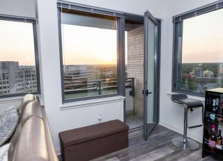 Silver Spring Penthouse 2BR with Rooftop pool and Metro Access - Silver Spring - 1