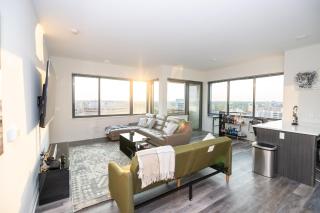 Silver Spring Penthouse 2BR with Rooftop pool and Metro Access - Silver Spring - 7