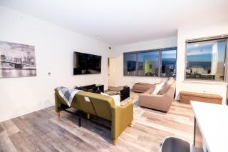 Silver Spring Penthouse 2BR with Rooftop pool and Metro Access - Silver Spring - 4