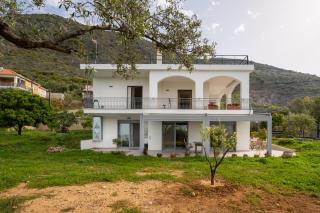 Hill House - - 4