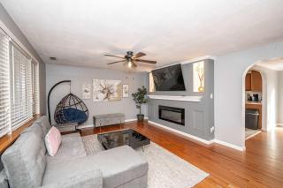 Mason Marvel Luxe Stay with Pool and Hot Tub - Mason - 0