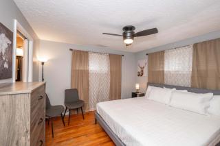 Mason Marvel Luxe Stay with Pool and Hot Tub - Mason - 7