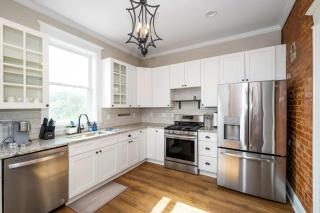 Ludlow Lodge with City Views - - 7