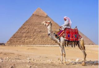 go pyramids in - Kairo - 3