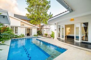 LaLeBay Villa Seminyak - Seminyak - 0