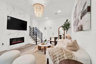 Modern Gated Townhome 5 Mins to NRG & Med Center - Houston - 8