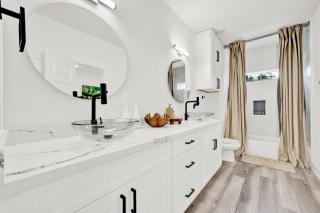 Modern Gated Townhome 5 Mins to NRG & Med Center - Houston - 4