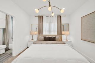 Modern Gated Townhome 5 Mins to NRG & Med Center - Houston - 1