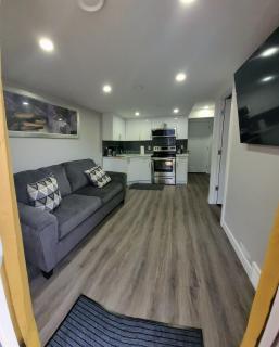 1Bedroom 2Beds Suite NW Calgary - Calgary - 0