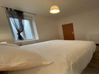 3-Bedroom Apartment with Premium Amenities - Noyen-sur-Sarthe - 2