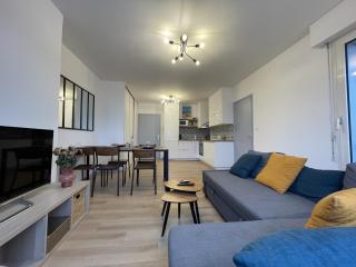 Apartment in Le Mans near Train Station - Le Mans - 0