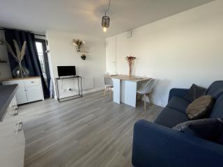 Apartment in Le Mans with Private Parking - Le Mans - 4